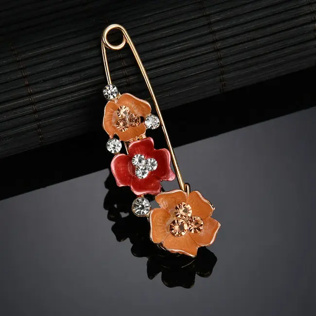 three flower red Женский воротник с отворотами винтажная Цветочная Брошь для женщин Свадебная вечеринка ювелирные изделия роскошный растительный дизайн большой шарф с брошью булавки - Окраска металла: three flower red
