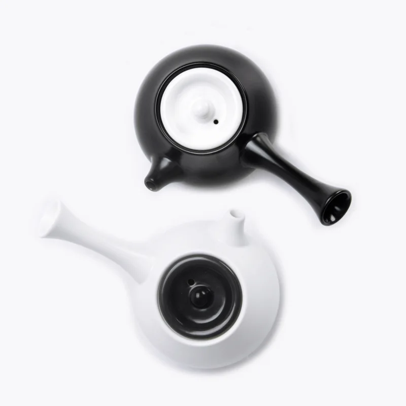 Керамический заварочный чайник с боковой ручкой офисный из матовой глазури