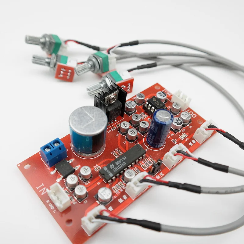 

LM1036 + NE5532 усилитель тональности с тройной басовой регулировкой громкости