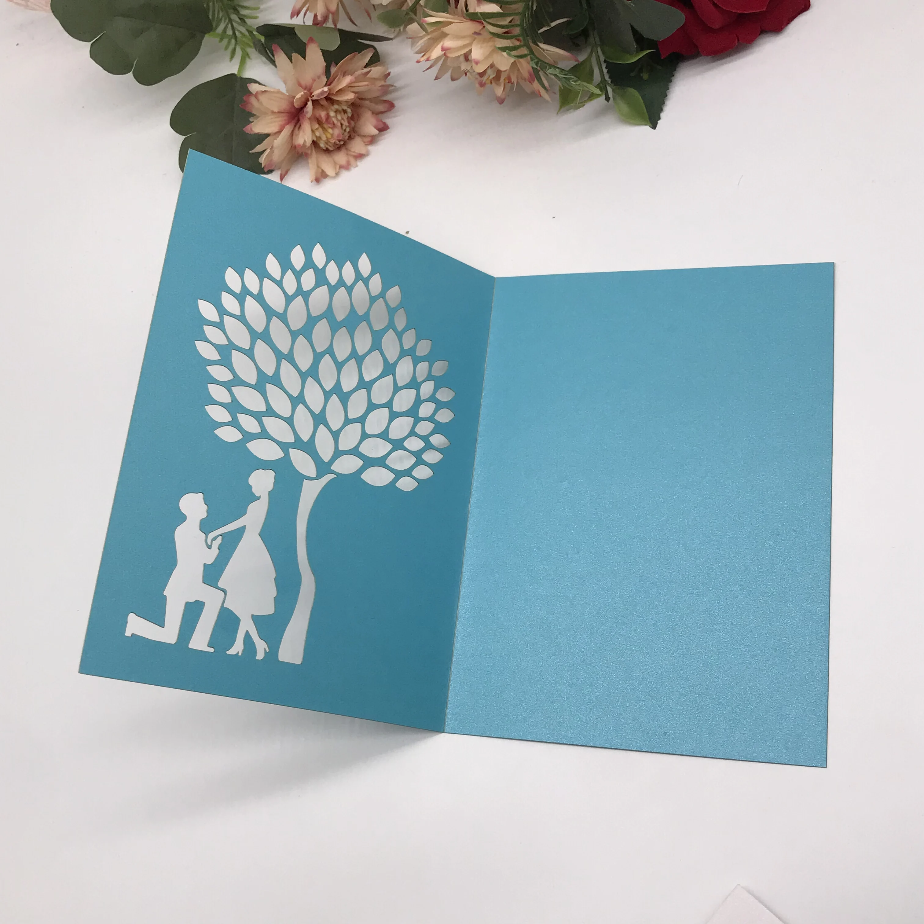 

30pcs/lot Elegant Pearl Paper Laser Cut Wedding Invitations Love Couple Wedding Card Birthday Party Invitations Greeting Card