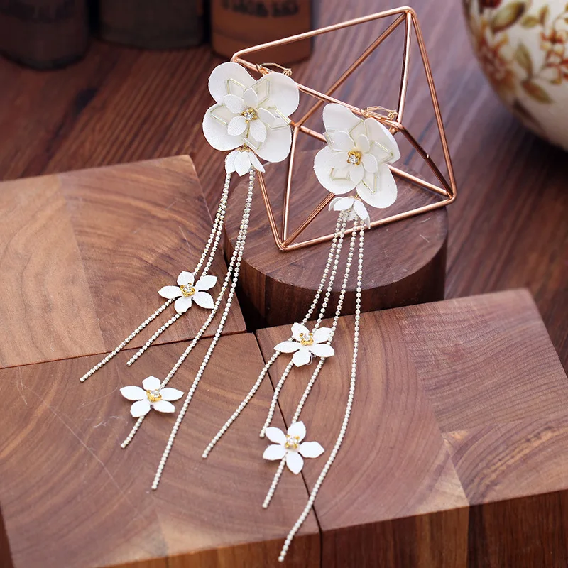 Tassel earrings long section of the wild female temperament bride white flowers wedding accessories EA0035 | Украшения и
