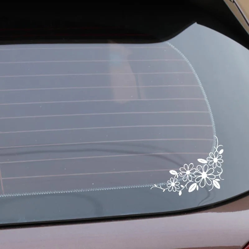 

YJZT 13.4CM*17.7CM Car Sticker Vinyl Decal Creative Decoration Of Flowers And Rattan Black/Silver C23-0701