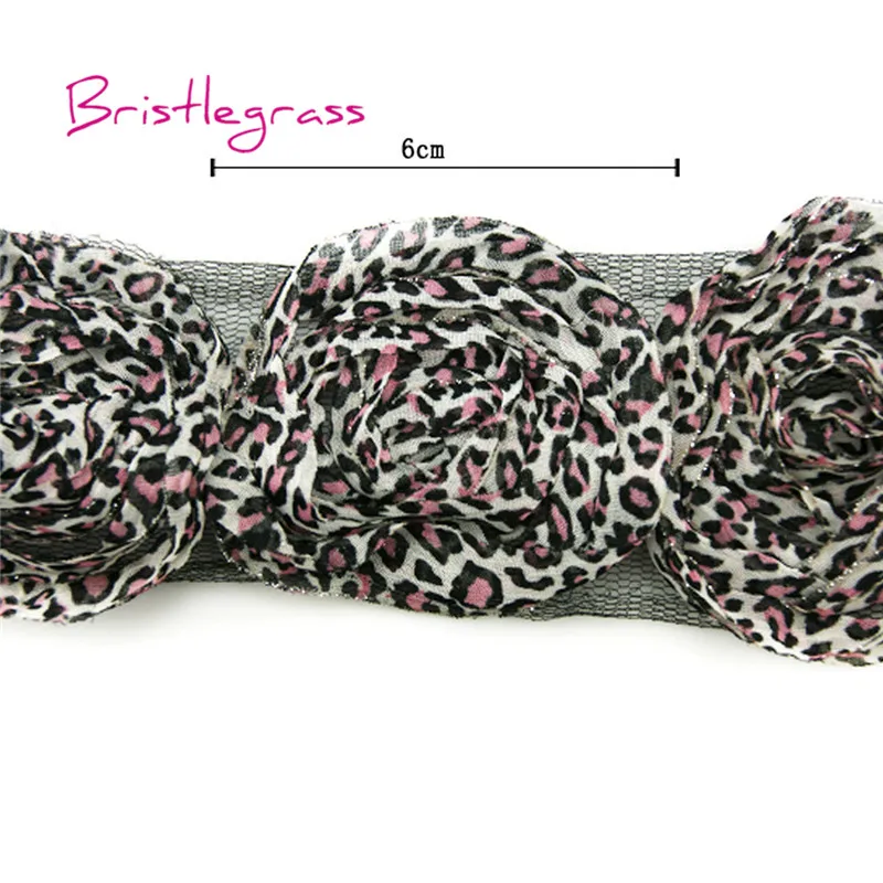 BRISTLEGRASS 1 ярд 2 36 &quot(6 см) цвета: золотистый серебристый блеск с леопардовым принтом