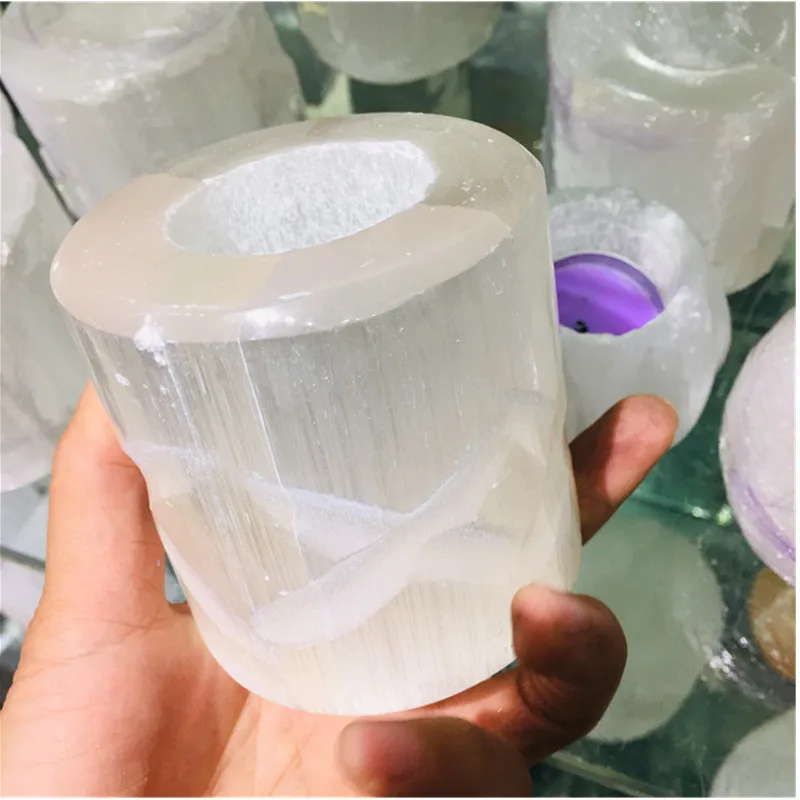 Свеча-башня с натуральным селенитом подсвечник драгоценным камнем рассеивающий