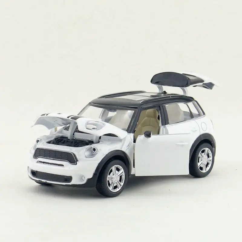 /Литье под давлением модель игрушки/1:28 Масштаб/мини Cooper S Countryman автомобиль/оттяните назад/звук и свет автомобиля/Набор для обучения/подарок