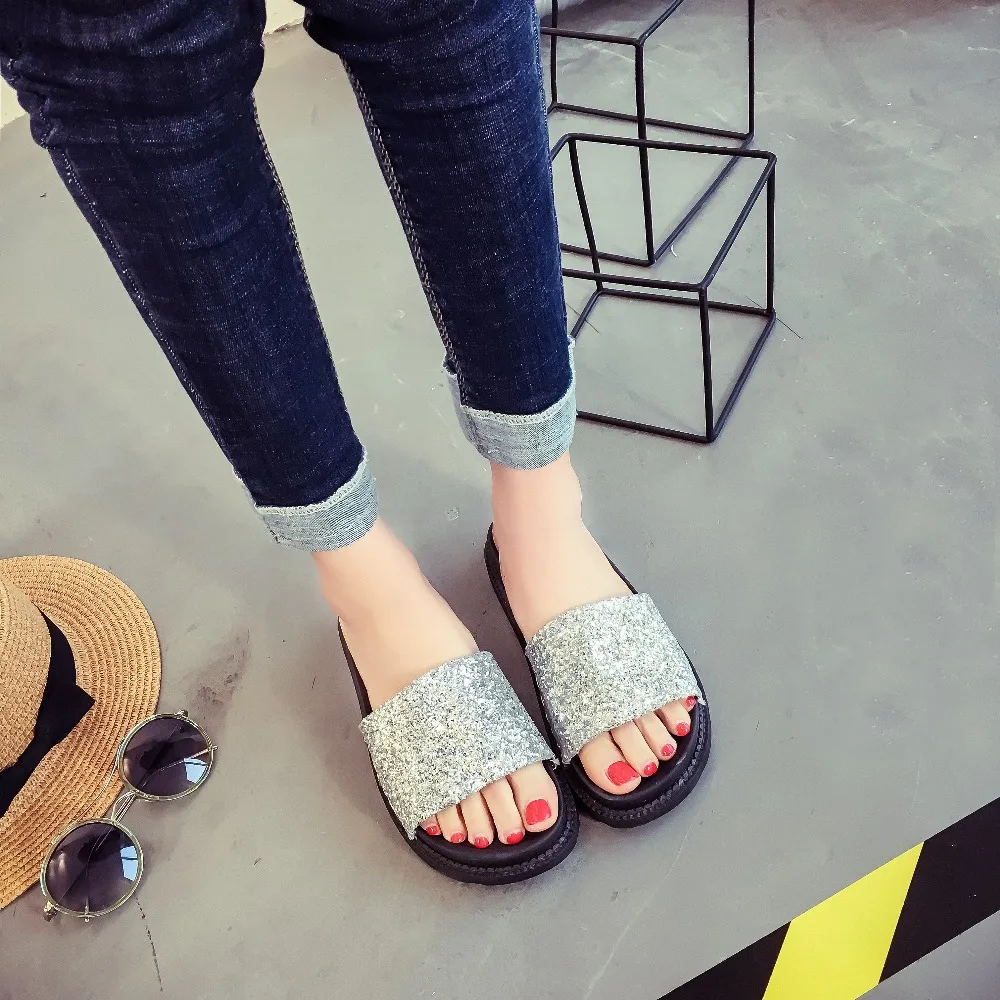 Новинка 2019 года Модные женские летние шлепанцы с открытым носком на плоской