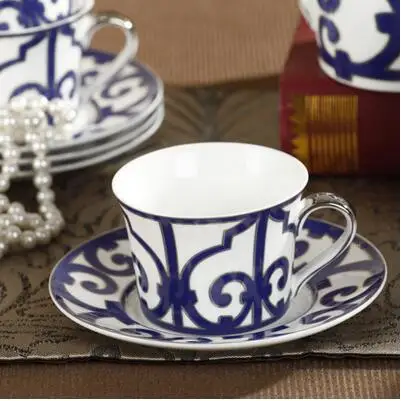 blue Ceram Кружка Мода Англия кофейная чашка блюдце набор чашка тарелка, из костяного фарфора керамика Высокое качество для домашнего отдыха - Цвет: blue