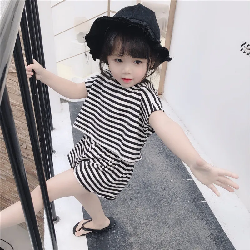 Комплект одежды для маленьких девочек 2 года летний комплект футболка в полоску и