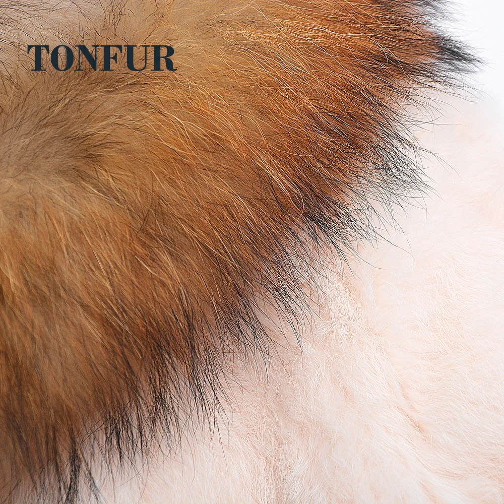 Пальто из натурального кроличьего меха с воротником енота зима 2019 | Женская