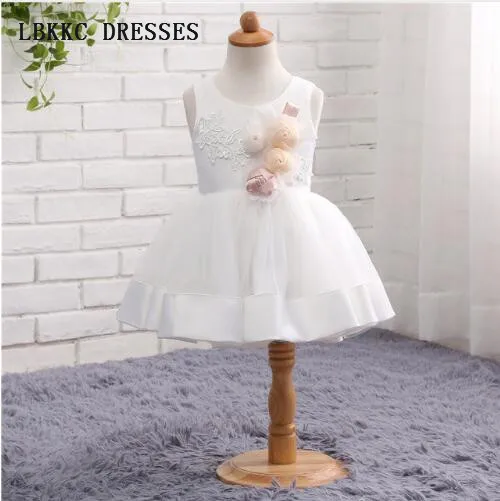 

Детское атласное платье без рукавов, с кружевом