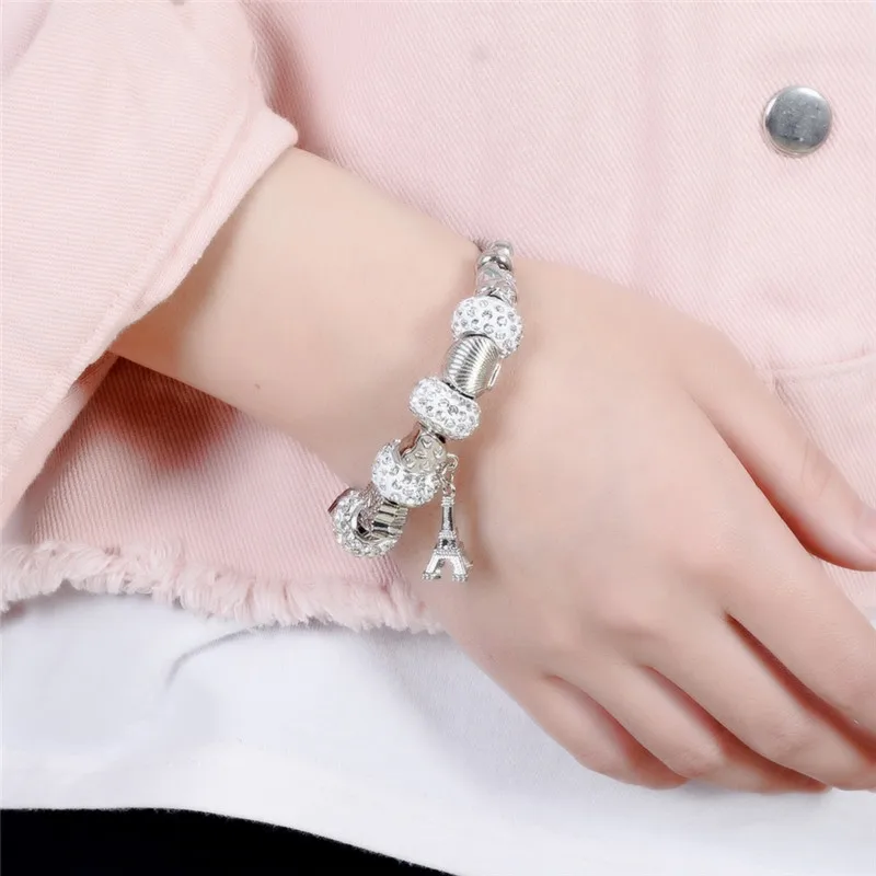 Бисер серебряного цвета браслет с подвеской в виде Парижа и Эйфелевой башни