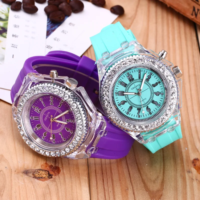 

New Fashion Flash Luminous Watch Personality Trends Students Lovers jellies Woman Men's Watches 7 color Light WristWatch