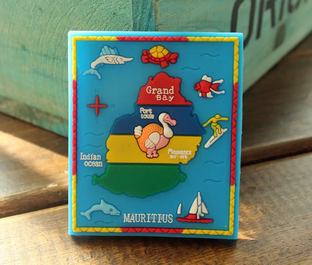 Сувенирный резиновый магнит на холодильник с изображением птицы Додо | Дом и сад