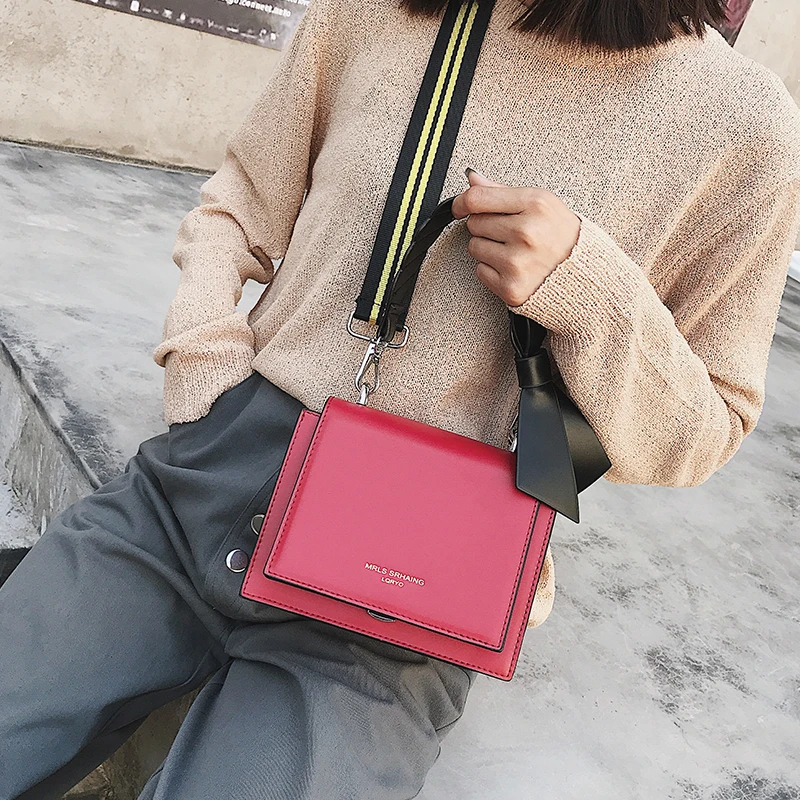 Маленькая квадратная сумка через плечо в стиле ретро с широким ремешком 2019 |