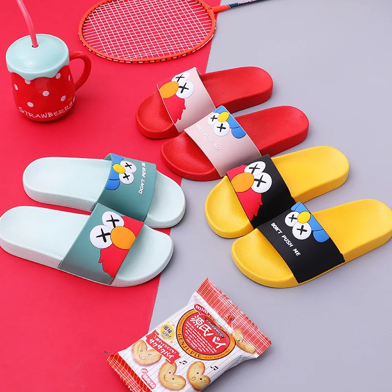 Летние женские шлепанцы с героями мультфильмов домашние тапочки милыми