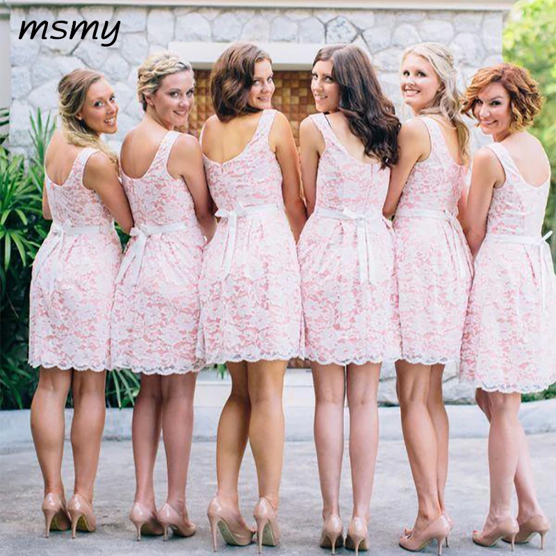 Из кружева с вырезом на шее короткие платья подружек невесты 2019 без рукавов