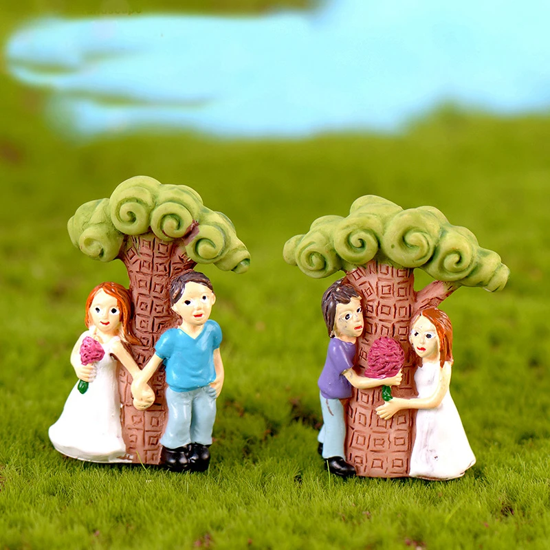 Фигурки для мальчиков и девочек милая пара под елкой подарки влюбленных