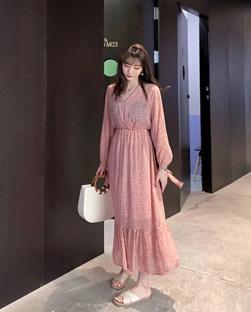 2019 Women's Long Dresses Spring and Summer Fairy Holiday Fragmented Chiffon Sleeve Dress V Neck Female Beach Wears | Женская одежда