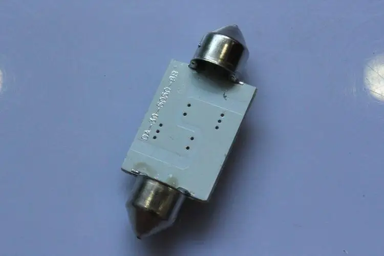 Новый 12 В светодиодный автомобильный лампочка 39 мм гирлянда 8 SMD купольный карта