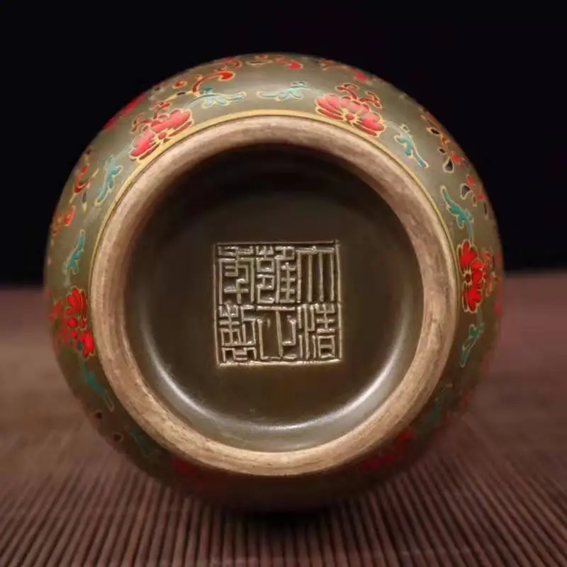 

Exquisite Chinese Archaize Tea-dust glaze Colored Enamel Decorative Auspicious Flower Patterns Porcelain Vase