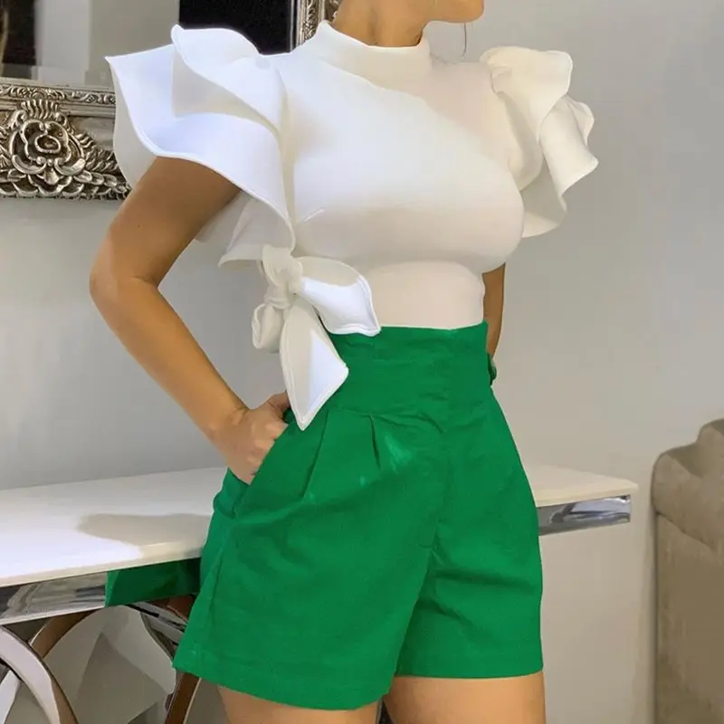 Женская офисная блузка с рюшами белая воротником-стойкой и бантом большие