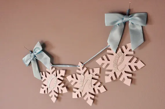 Пользовательские возраст зимнее Onederland Снежинка стульчик для кормления баннеры