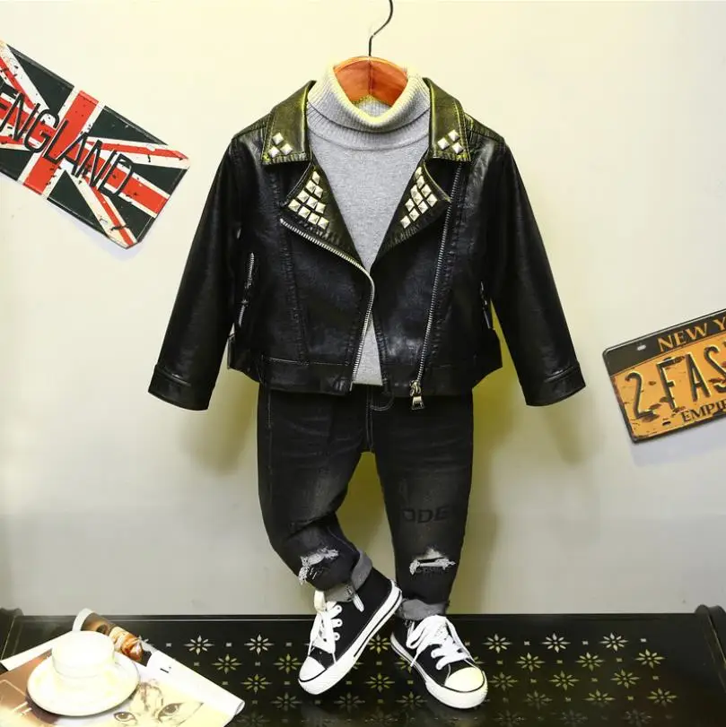 Брендовая модная куртка из искусственной кожи с заклепками для маленьких