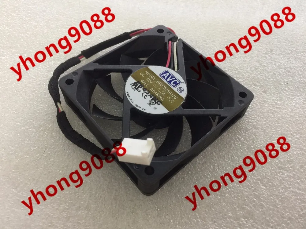 Вентилятор для сервера AVC DE07015B12U 132 DC 12V 0.70A 70x70x15 мм