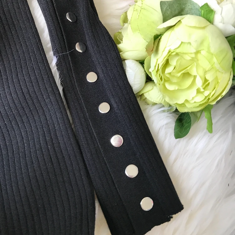 Женское трикотажное платье ALPHALMODA с длинным рукавом и кнопками на осень