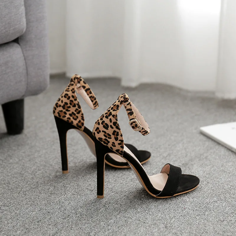 HEE GRAND/женские босоножки на высоком каблуке-шпильке с леопардовым принтом сезон