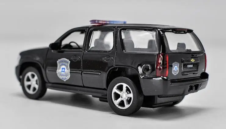 1:36, высокая модель автомобиля из искусственного сплава, Chevrolet TAHOE, задний металлический игрушечный автомобиль, 2 открытые двери, статическая модель игрушечного автомобиля