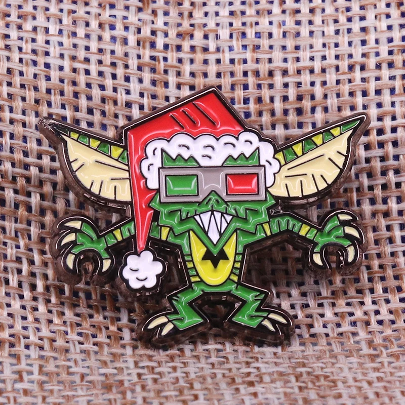 Рождественская эмалированная булавка Gremlins в стиле ретро, 80 s, фильм ужасов, брошь, Волшебный подарок Санты, милый пиджак, нагрудный карман, Забавный аксессуар
