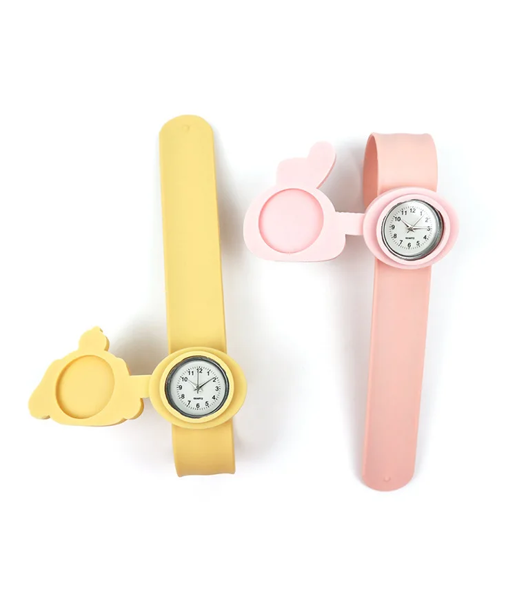 Часы детские резиновые с откидной крышкой и изображением кролика слона