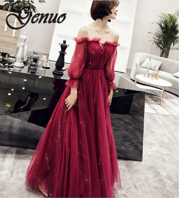 Красное вечернее атласное платье макси с V-образным вырезом и высоким разрезом