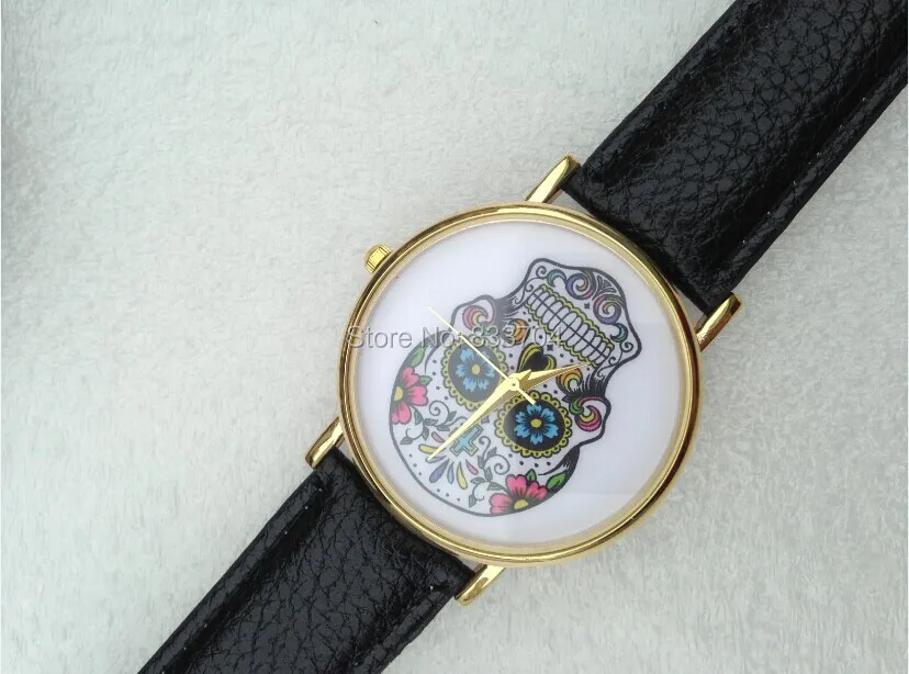 2015 Новый стиль Красочные искусственная кожа кварцевые часы Стальной корпус