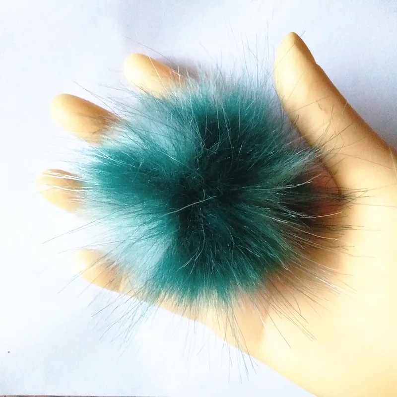 Green Blue 12 шт./партия, новые модные милые разноцветные Помпоны из искусственного меха ручной работы, украшения с помпонами, аксессуары, подвеска на цепочке - Цвет: Green Blue
