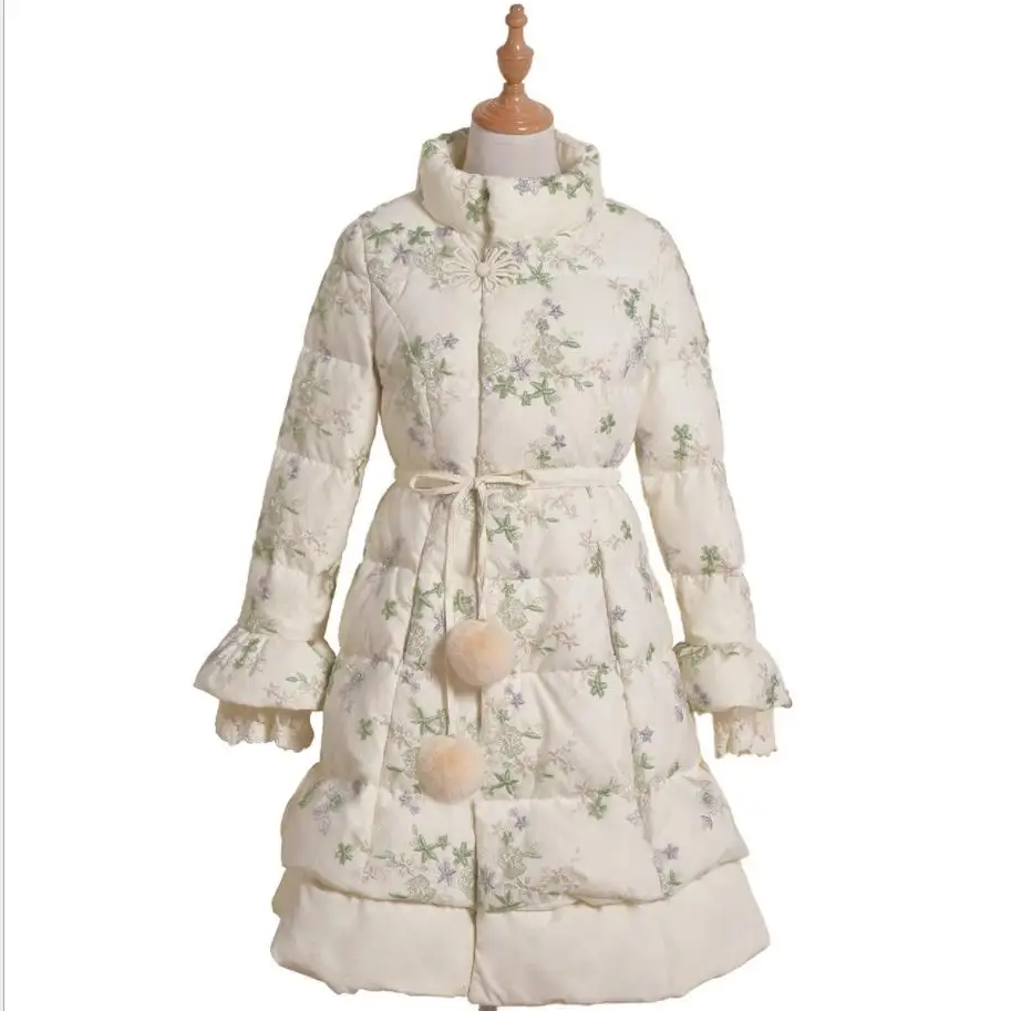 Зимняя женская длинная кружевная куртка размера плюс 3XL, пуховая парка, женская теплая оригинальная куртка с кружевным воротником и расклешенными рукавами, белая куртка на утином пуху - Цвет: beige