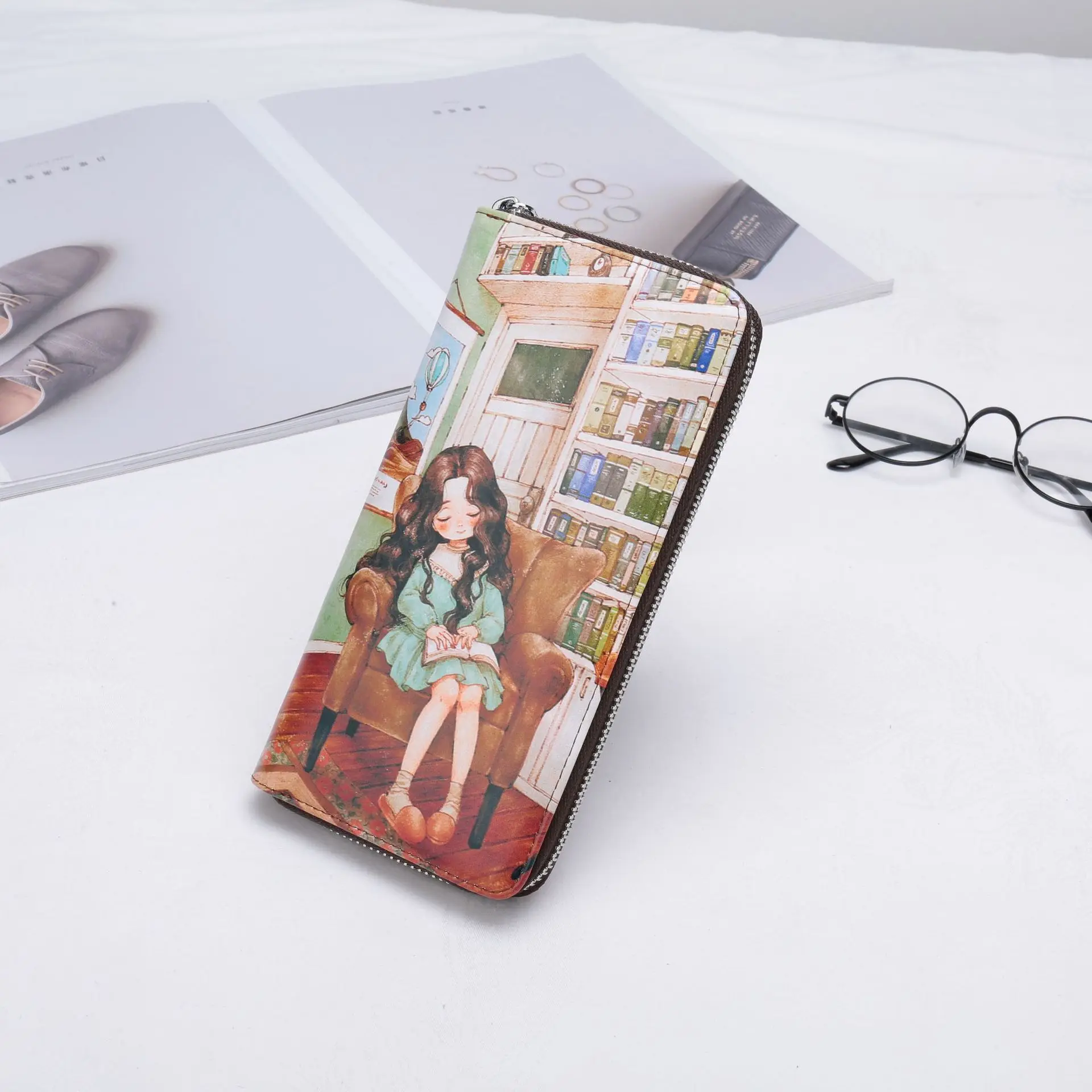 

Z112-036A New Fashion Printed Cartoon Wallets Leather Purse with Bright Colors Day Clutches Women Bag