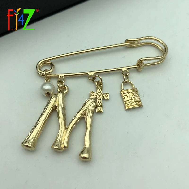 F. J4Z Новые популярные женские буквенные броши, сплав, маленькие A-Z, инициалы, крест, замок, жемчужные подвески, булавка брошь бижутерия, броши на булавке
