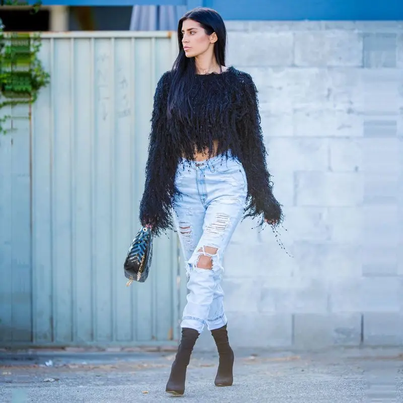 Женский трикотажный укороченный свитер с бахромой черный или белый | Женская