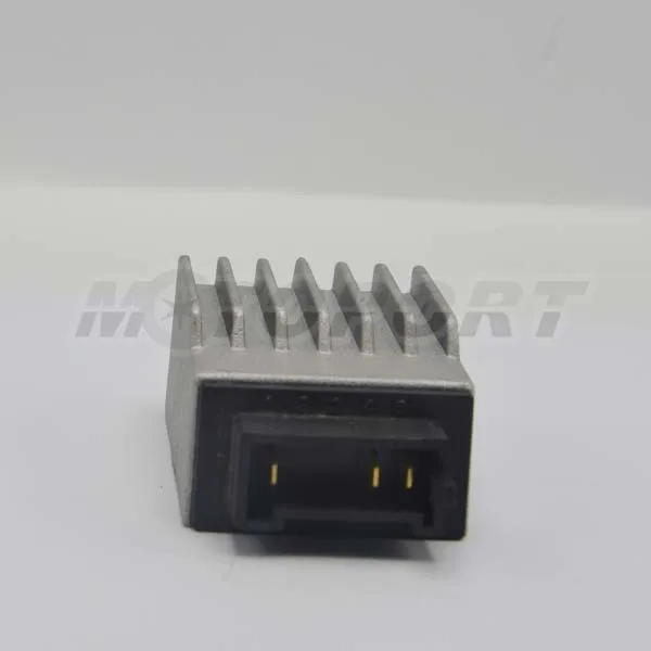 1803503A 3 Pin For DERBI Regulator With LEONELLI Ignition | Автомобили и мотоциклы