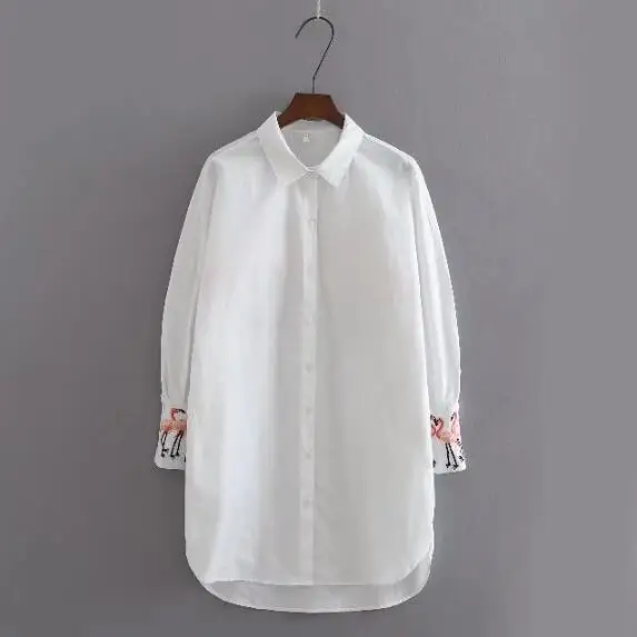 Шикарная рубашка с вышивкой птицы Фламинго на белом фоне 2018 Женская рубашка с лацканами Длинный рукав Средней длины Верхняя блузка.