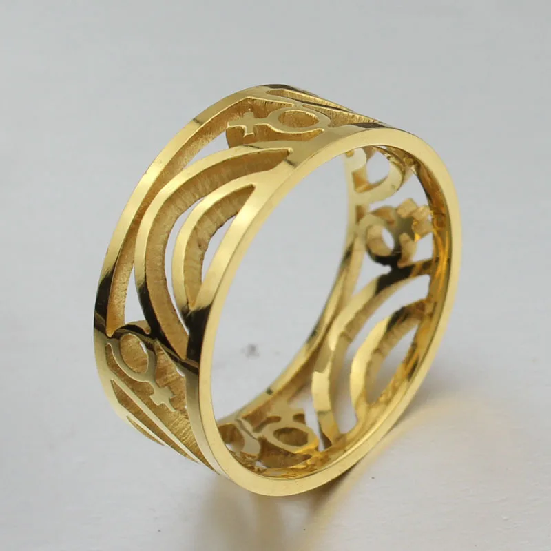 Женское кольцо из титановой стали золотистое с символом Лары ювелирное изделие