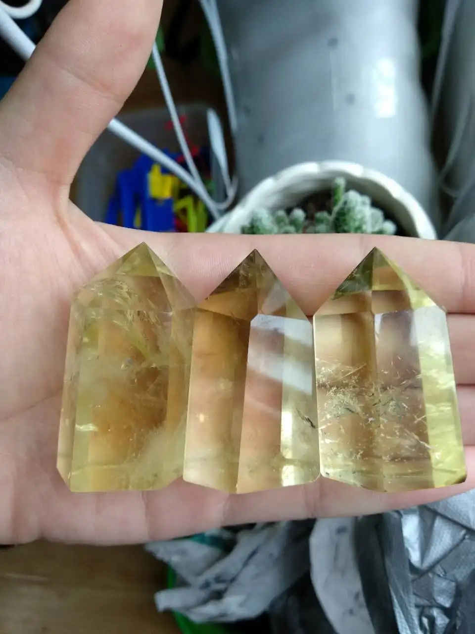 Фото 150g 3pcs Natural Citrine Quartz Crystal Wand Point Healing as gift Дом и сад 150g 3pcs Natural Citrine Quartz Crystal Wand Point Healing as gift Дом и сад