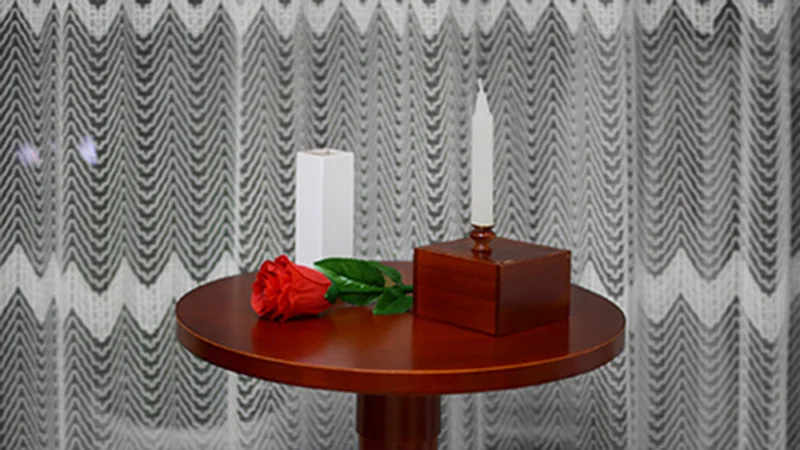 Круглый плавающий стол (два в одном антигравитационная коробка + ваза с защитой