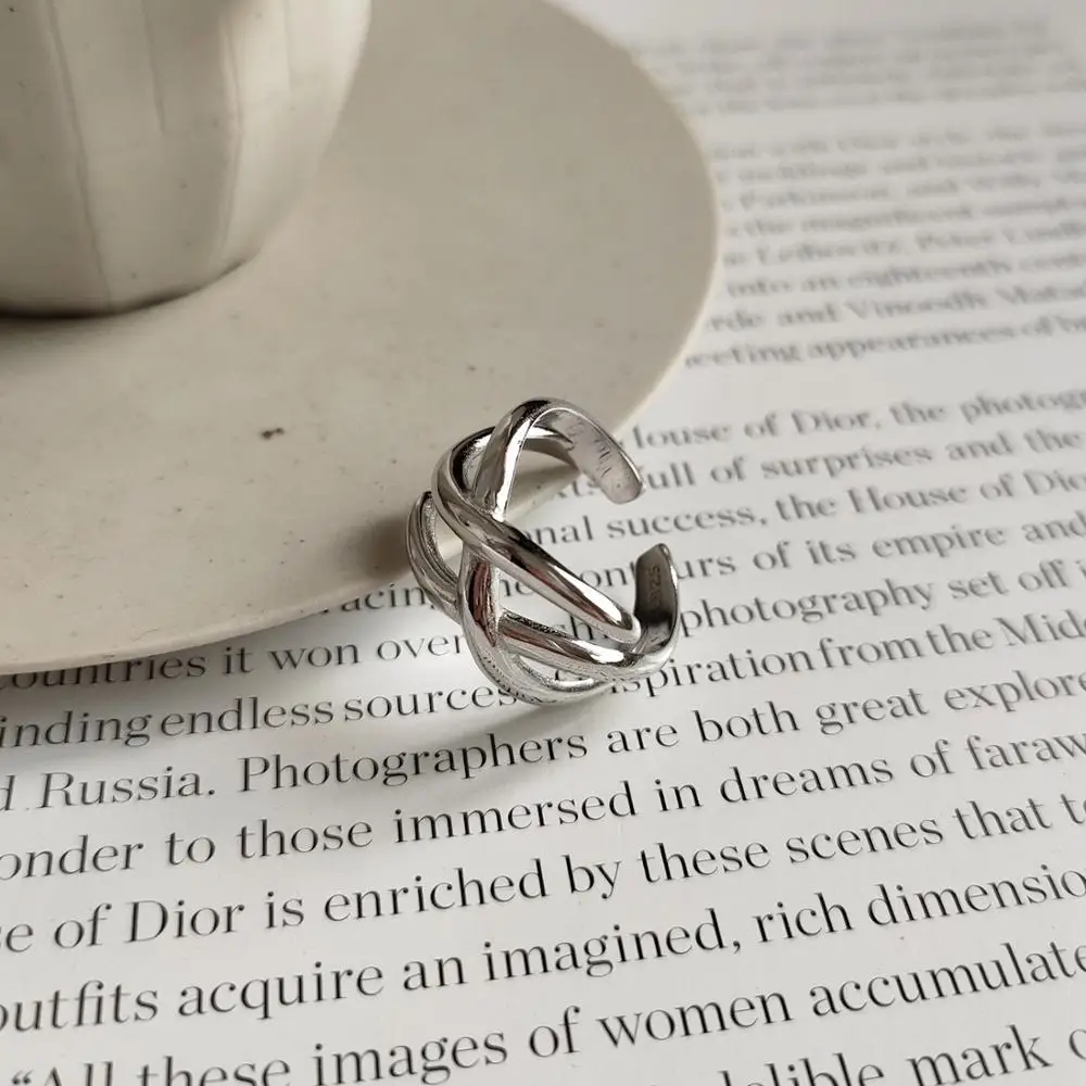 Женские длинные кольца из серебра 925 пробы с волнистым и скрученным