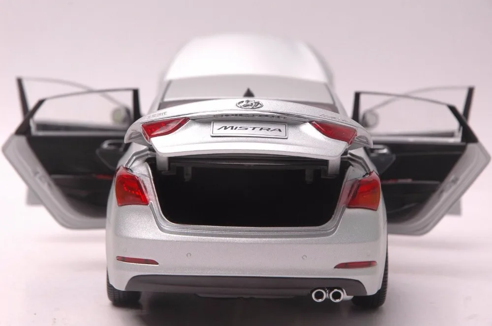 1:18 литая под давлением модель для hyundai Mistra серебряный сплав игрушечный автомобиль миниатюрная коллекция соната