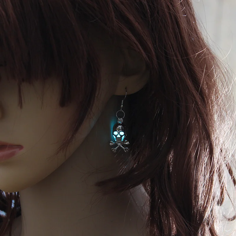 

Glow in the Dark Vintage Punk Earrings Luminous Skull Pendant Earrings For Women Jewelry Glowing Green Women Earrings