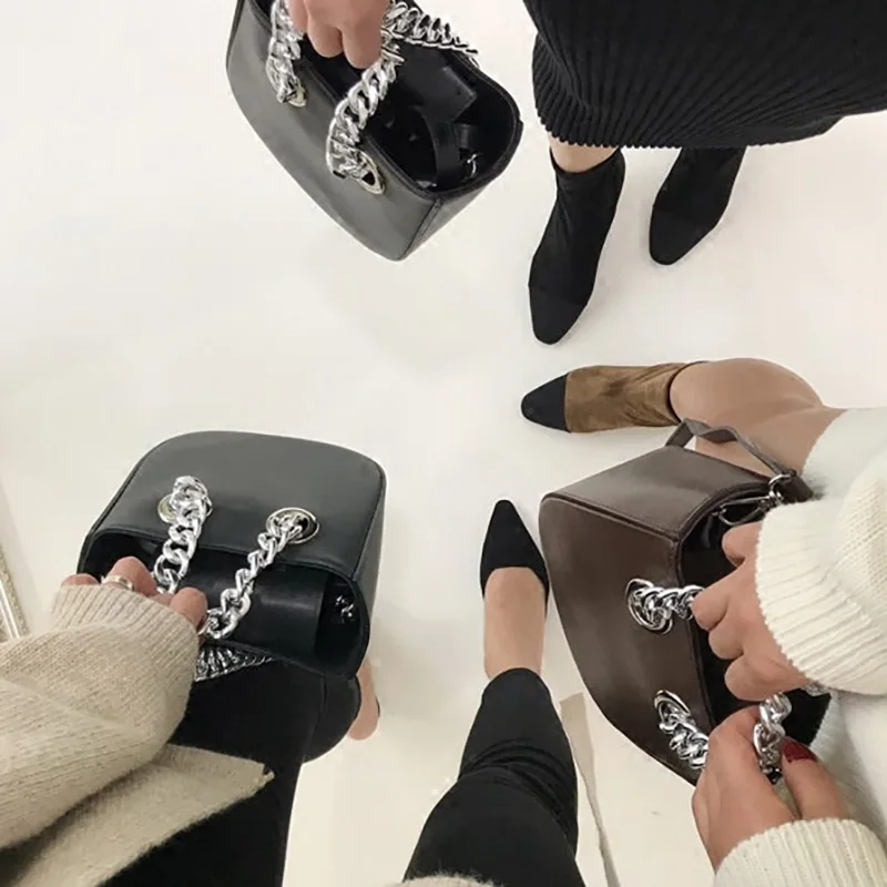 

Brand Chain Metal Handbag Chic Style Clutch 2019 Fashion Shoulder Bag Luxury Designer Crossbody Messenger Bag Bolsa Female Totes