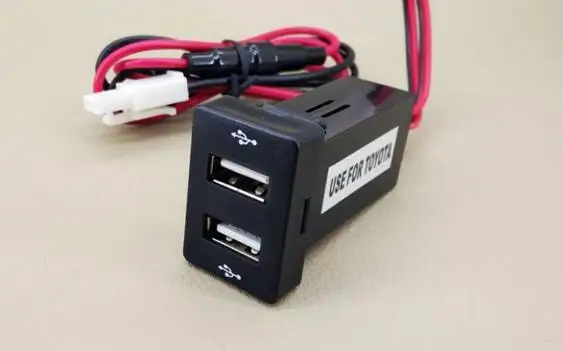 Штепсельная Вилка USB штепсельная для автомобильного зарядного устройства Toyota Lexus